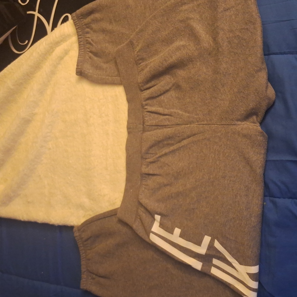 Drawstring sweats - Picture 2 of 4